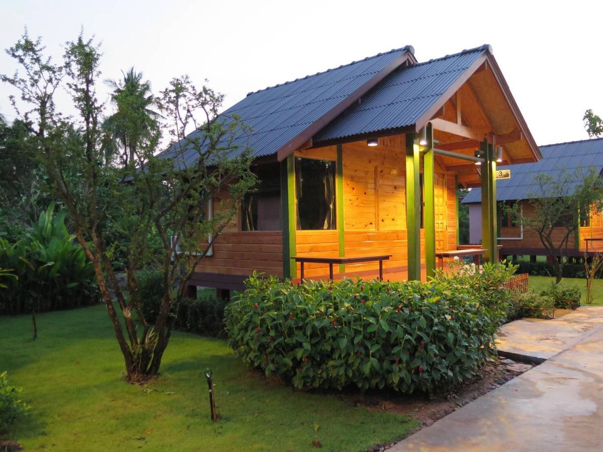 Nung Ni Bang Khon Thi Resort Amphawa Luaran gambar